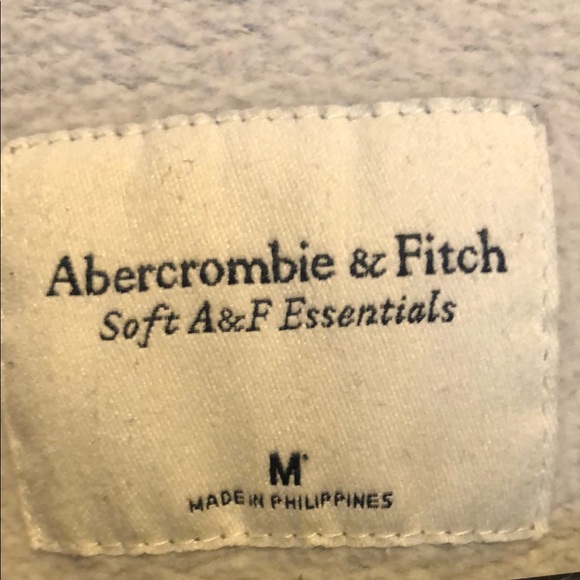 Gray Crewneck Sweater with Soft Texture and Relaxed Fit - Picture 2 of 3